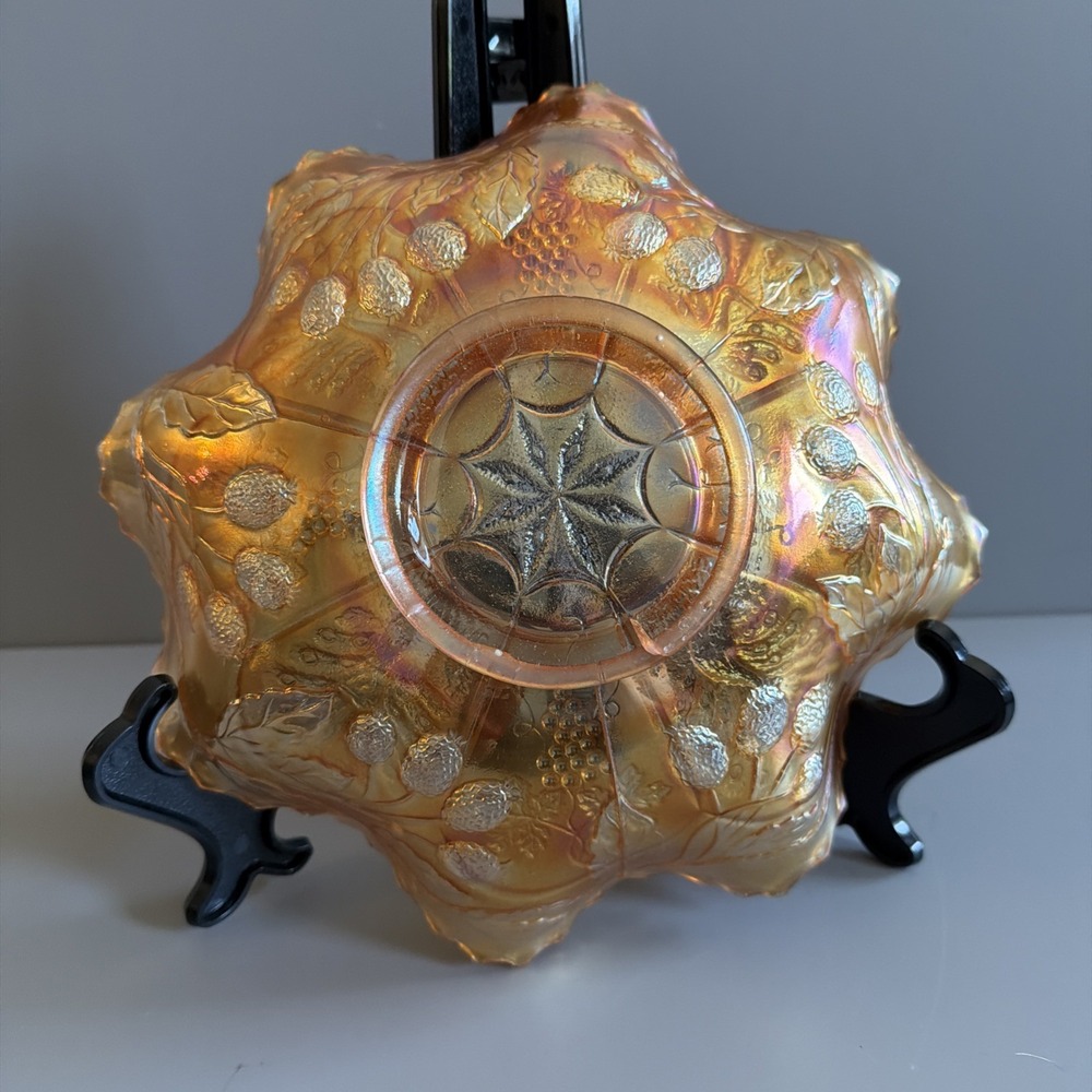 Antique Fenton Carnival Glass Bowl "Peacock and Grape" "Bearded Berry" Marigold - Picture 8 of 13